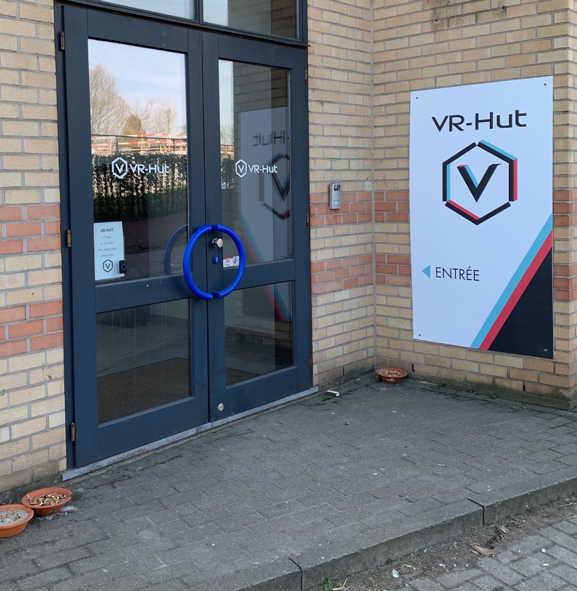 Entrée du centre de réalité virtuelle VR-Hut à Waterloo