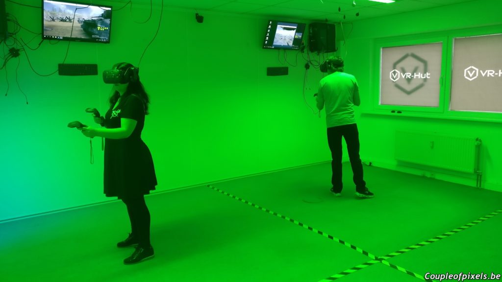 Partie du jeu de tir Front Defense en VR chez VR-Hut