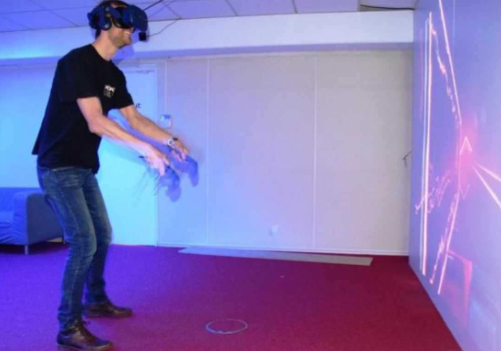 Une du reportage de L'Avenir sur VR-Hut, centre de réalité virtuelle à Waterloo